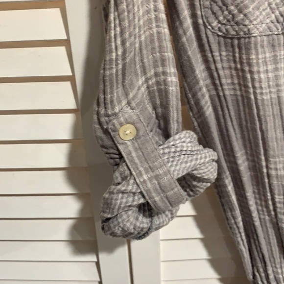 Old Navy Gray & white plaid flannel with waist tie - Picture 4 of 9